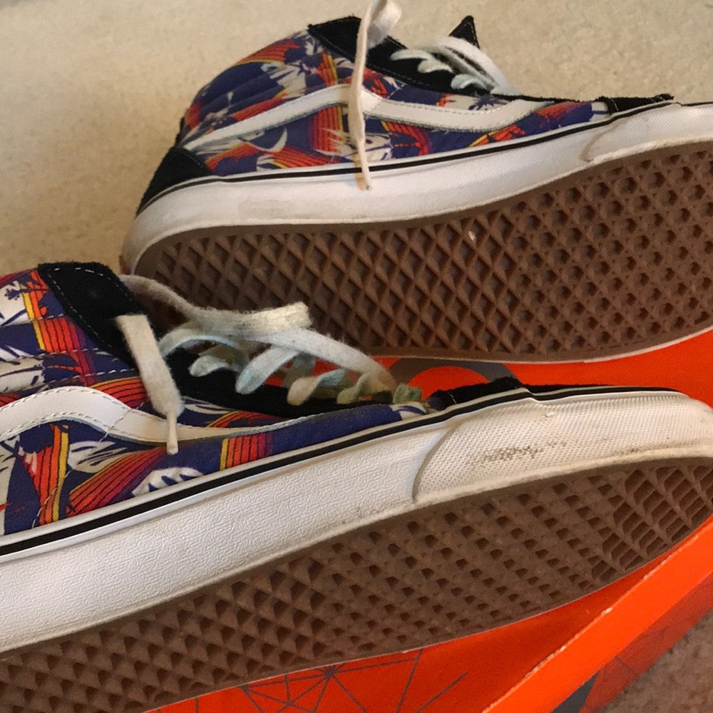 Shoes - Picture 5 of 5